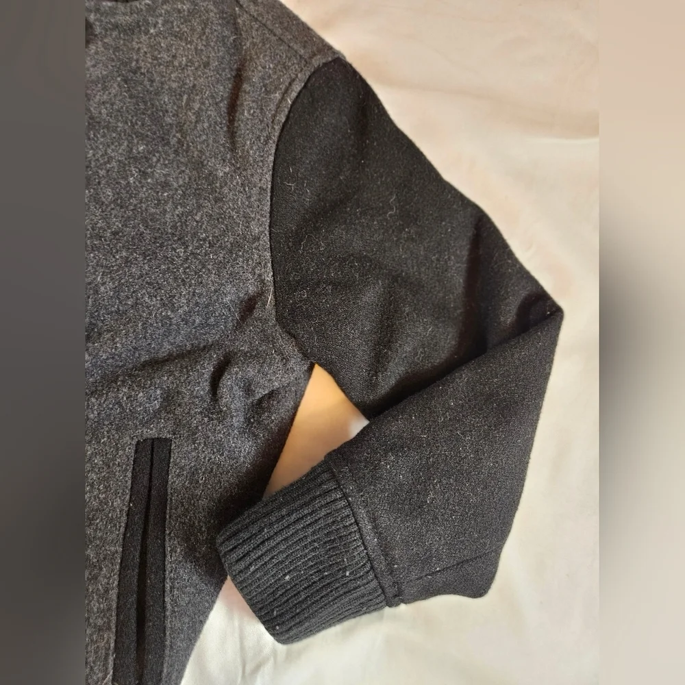 Old Navy Boys Black And Gray Snap Front Wool Blend Varsity Jackst Size 5 XS